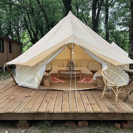 Camping Vila De Sarria Zewnętrze zdjęcie