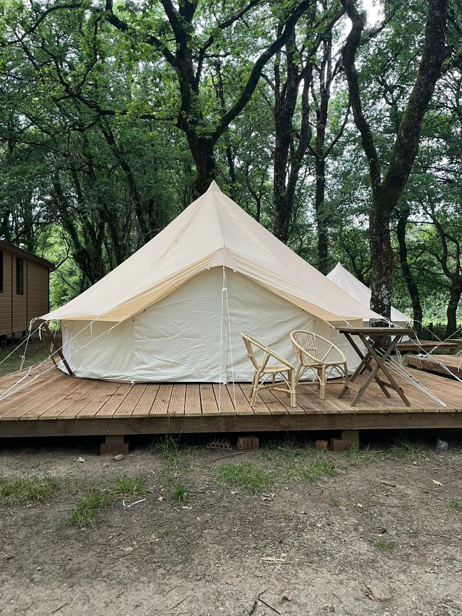 Camping Vila De Sarria Zewnętrze zdjęcie